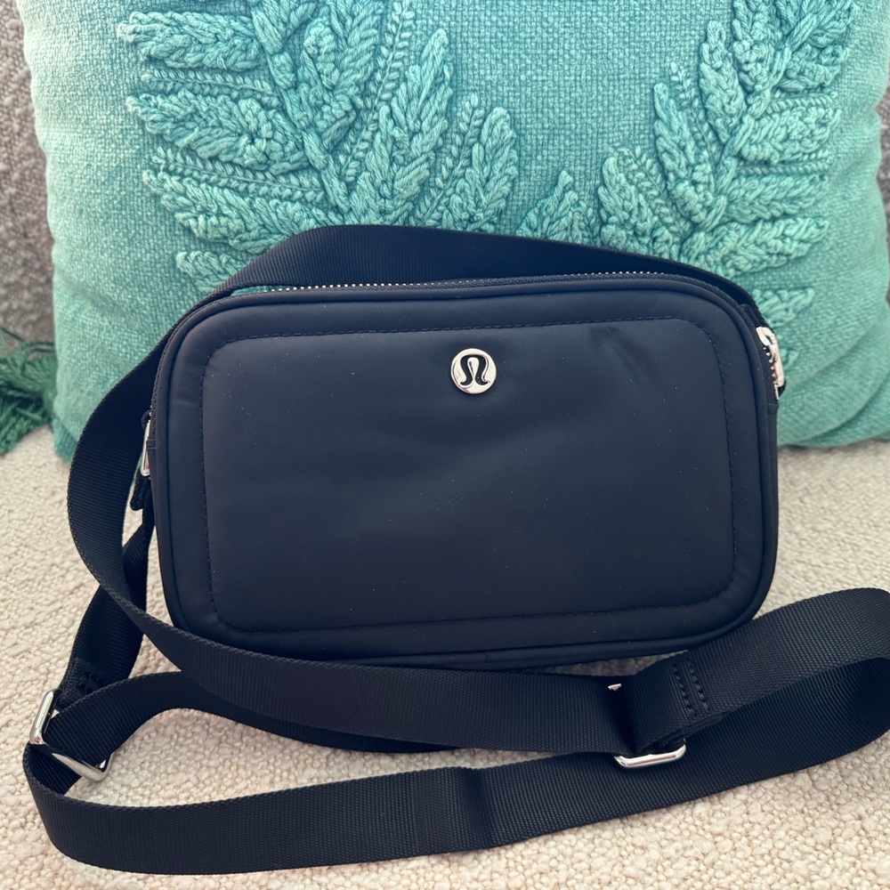 Lululemon Camera Crossbody Bag